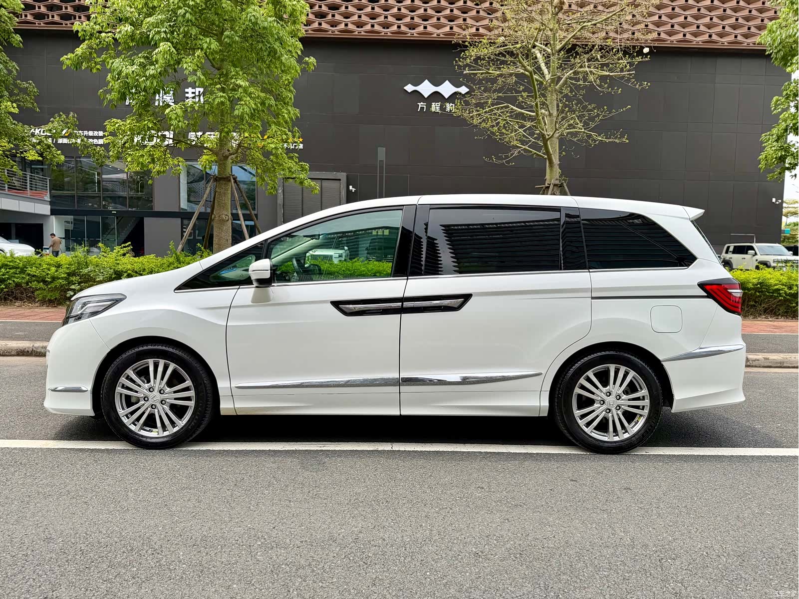 Honda Elysion, 2019 7