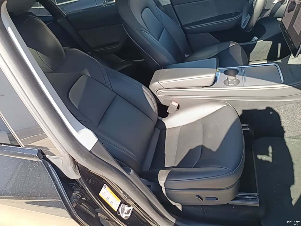 Tesla Model Y, 2022 25