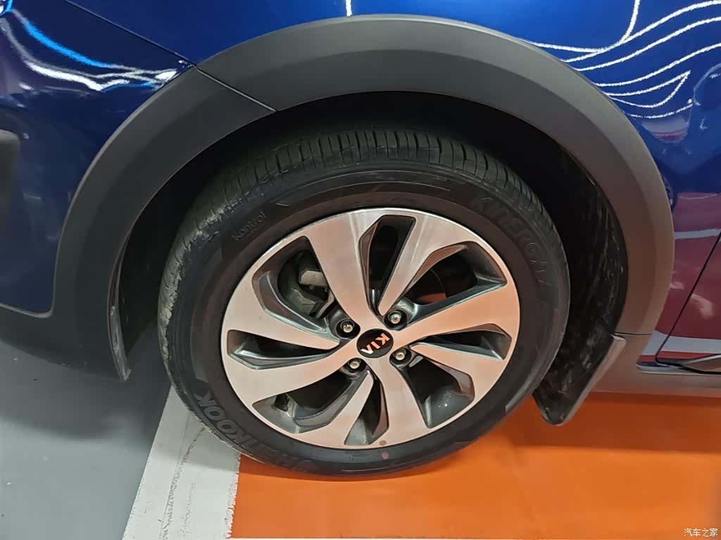 Kia KX, 2018 23