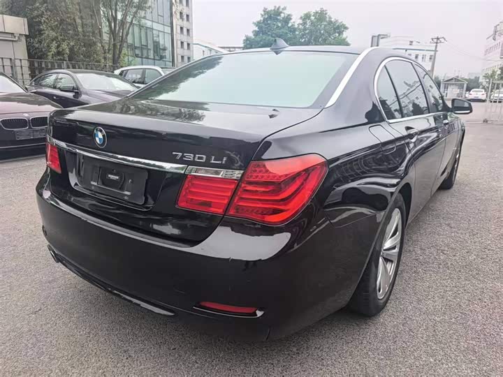 BMW 7 Series, 2011 года фото 4