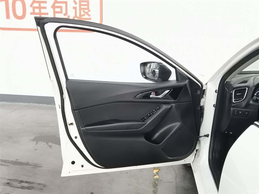 Mazda Mazda3, 2016 8
