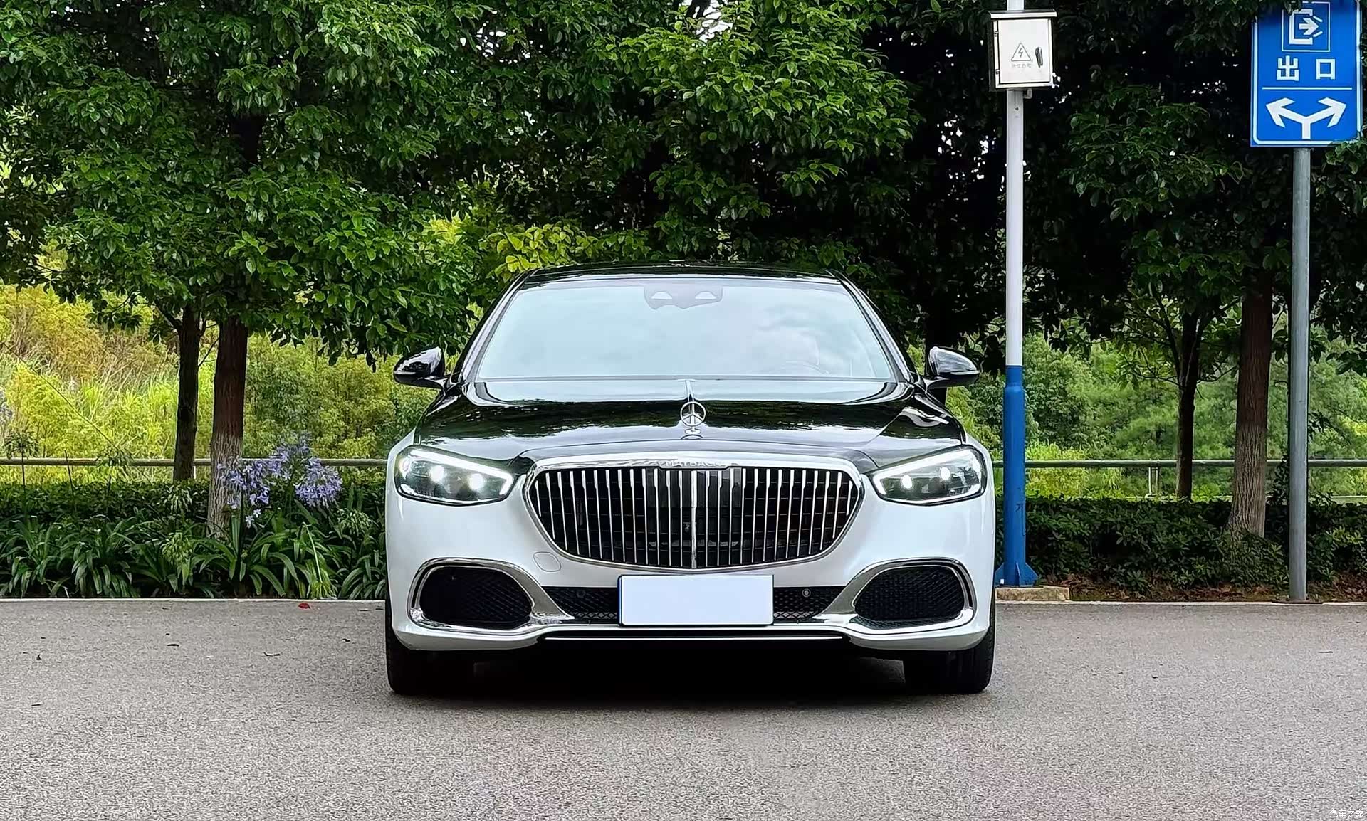Maybach S-Class, 2023 3