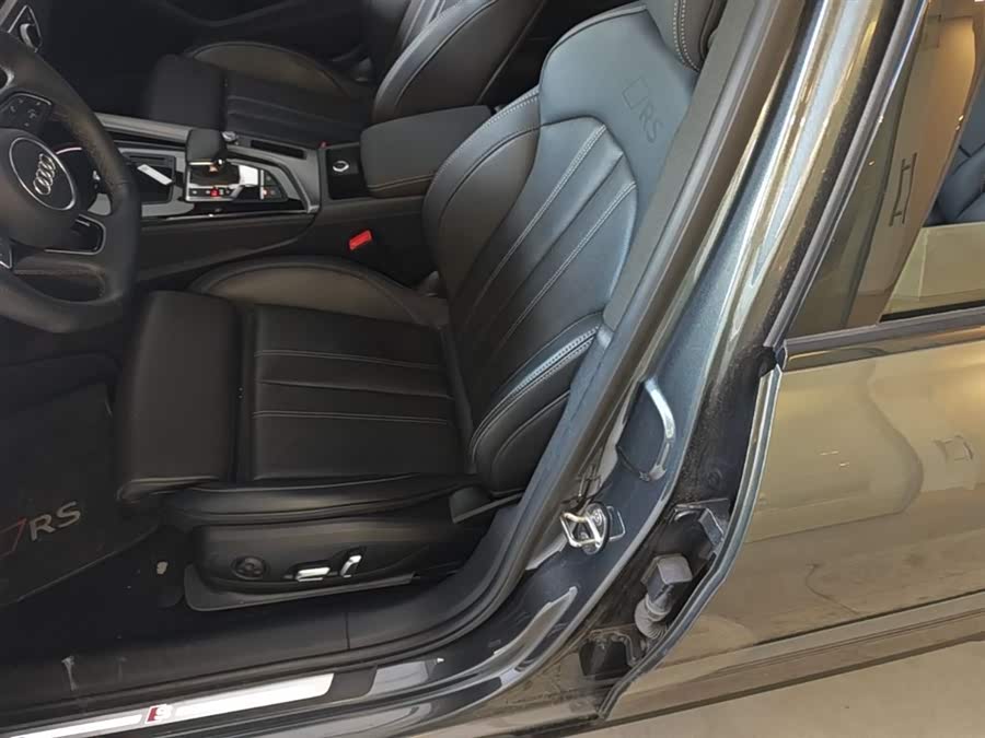 Audi A4L 2024, фото 15