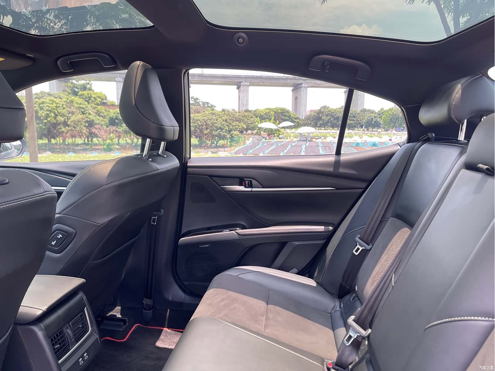 Toyota Camry, 2025 27