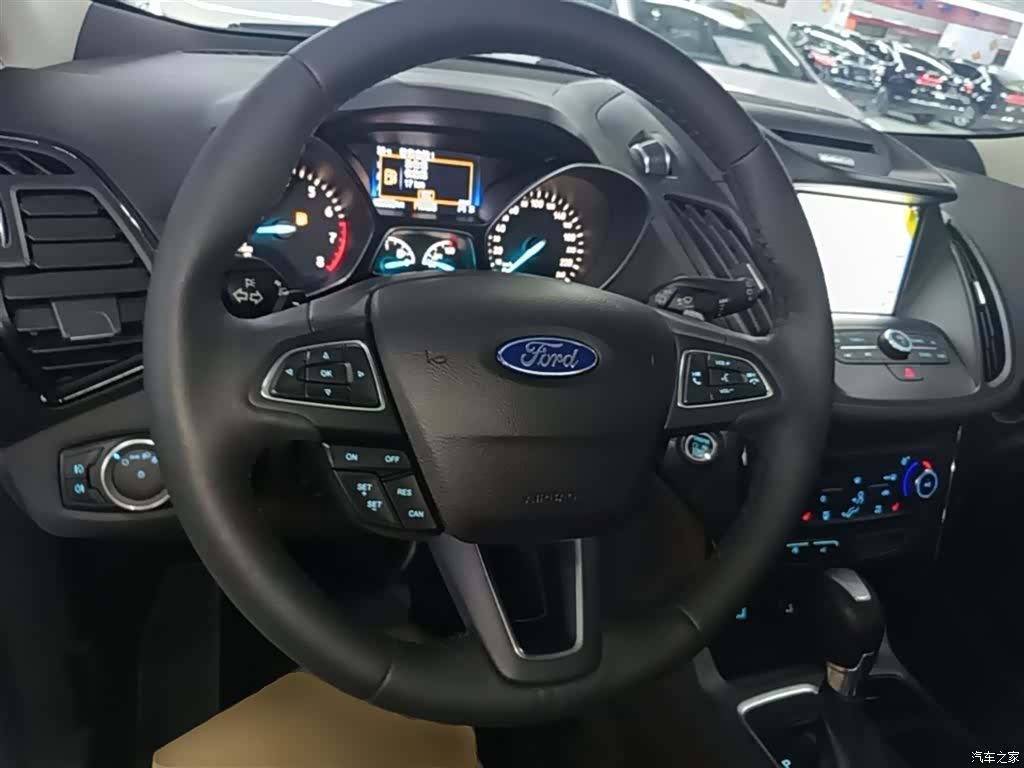 Ford Kuga, 2017 11
