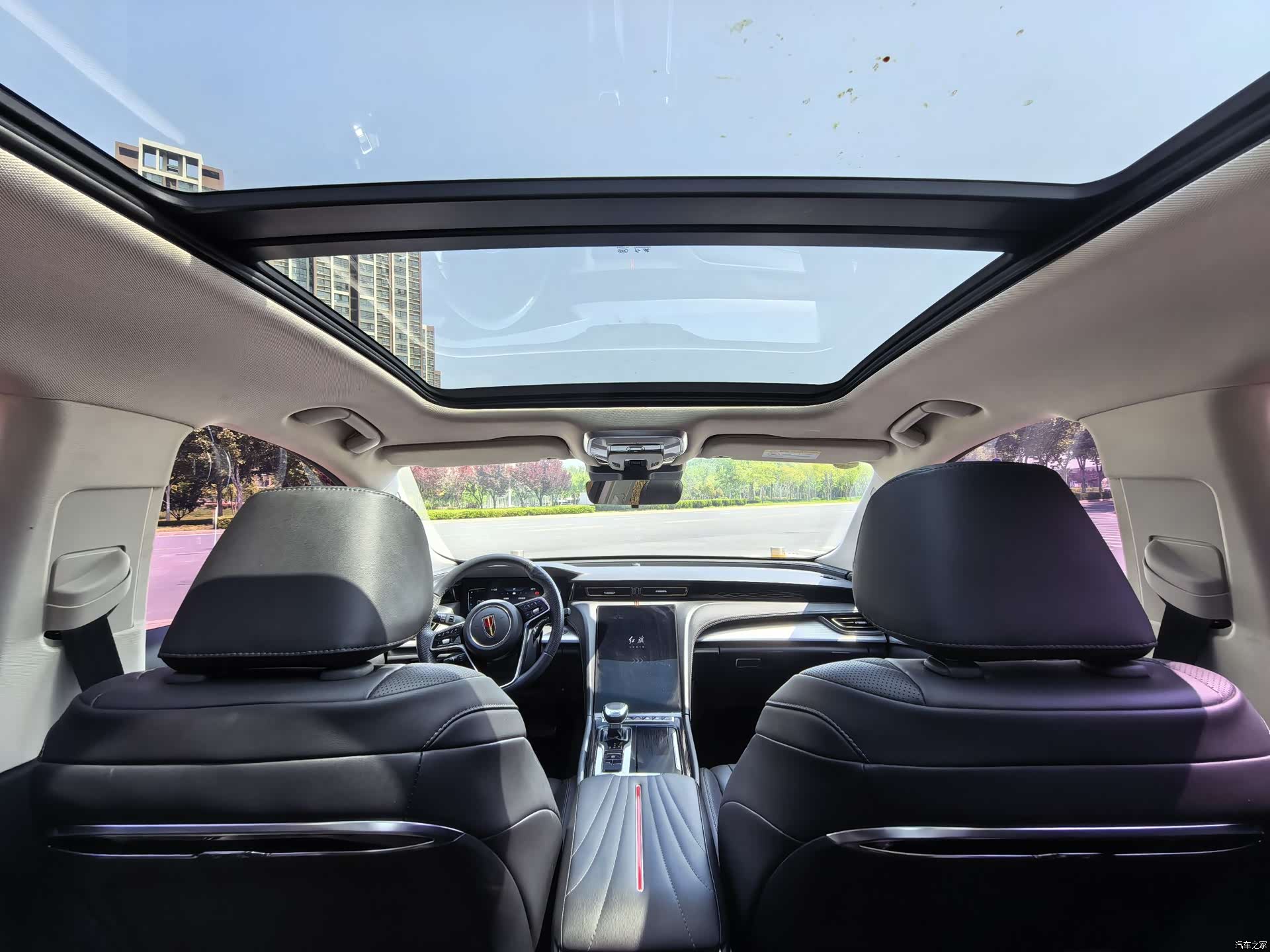 Hongqi H5, 2023 25