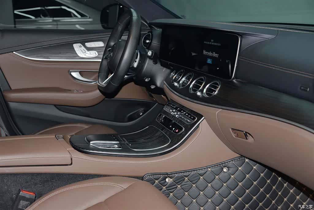 Mercedes-Benz E-Class, 2023 19