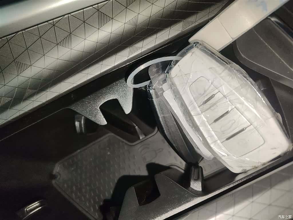 Geely Preface, 2024 17