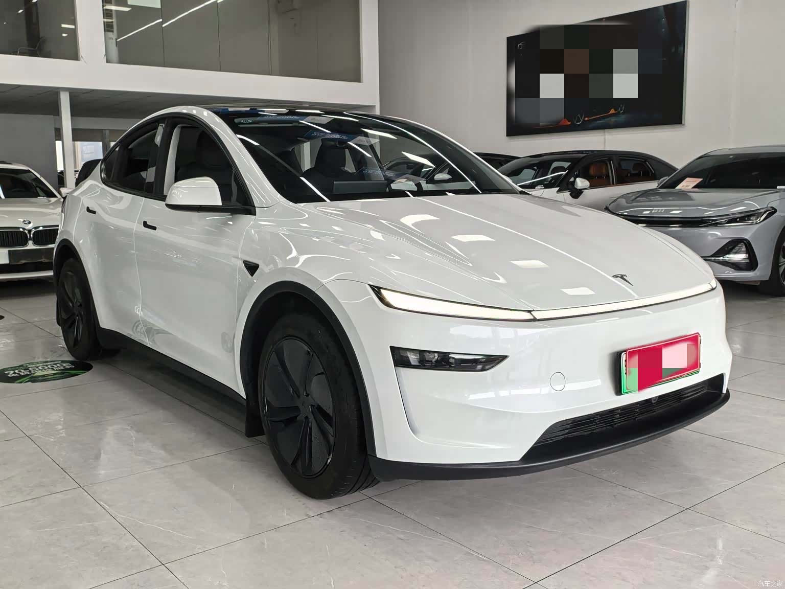 Tesla Model Y, 2025 3