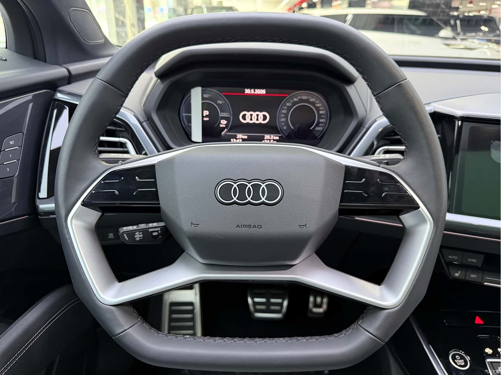Audi Q5 e-tron, 2024 10