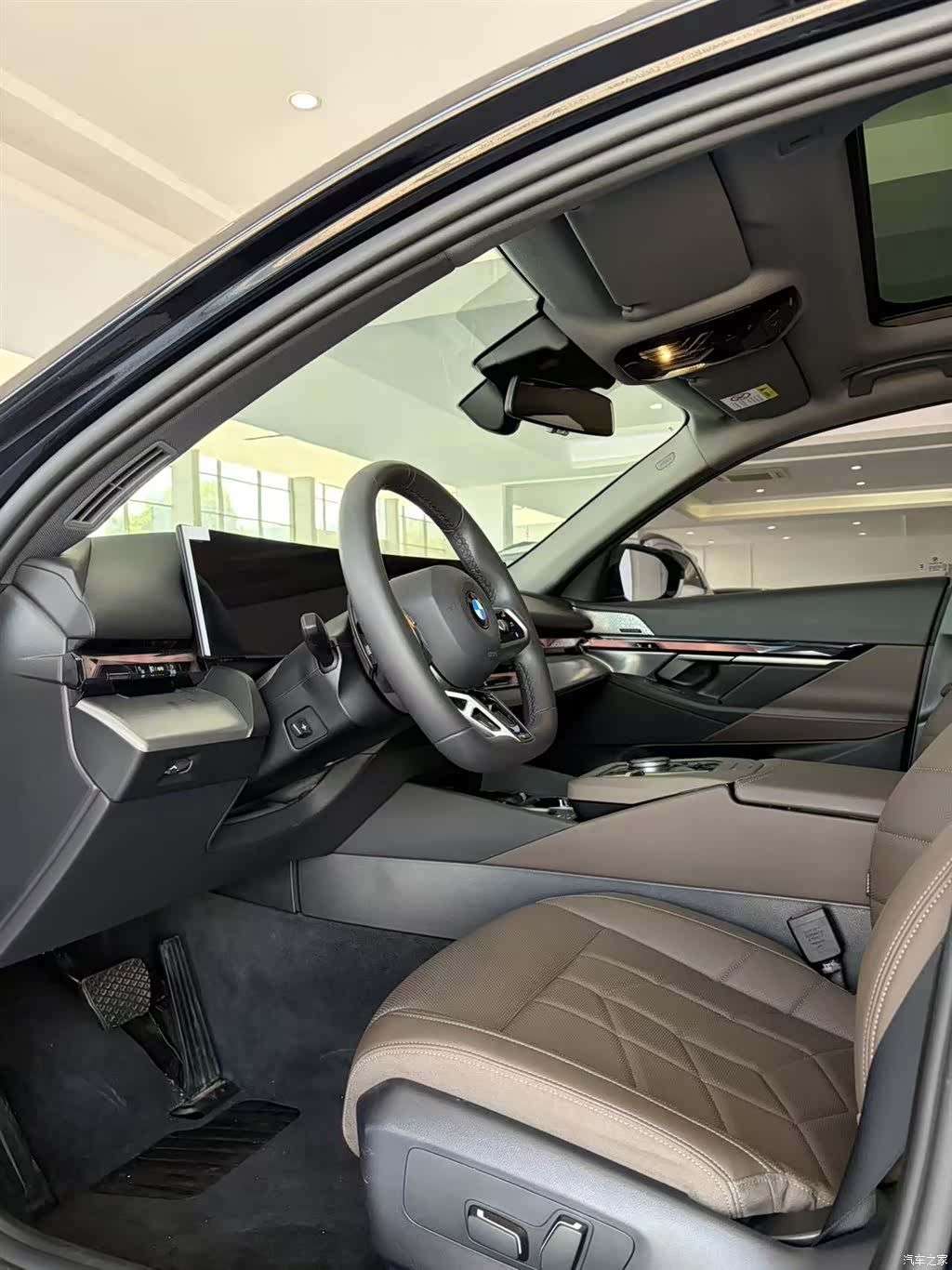 BMW 5 Series, 2025 13
