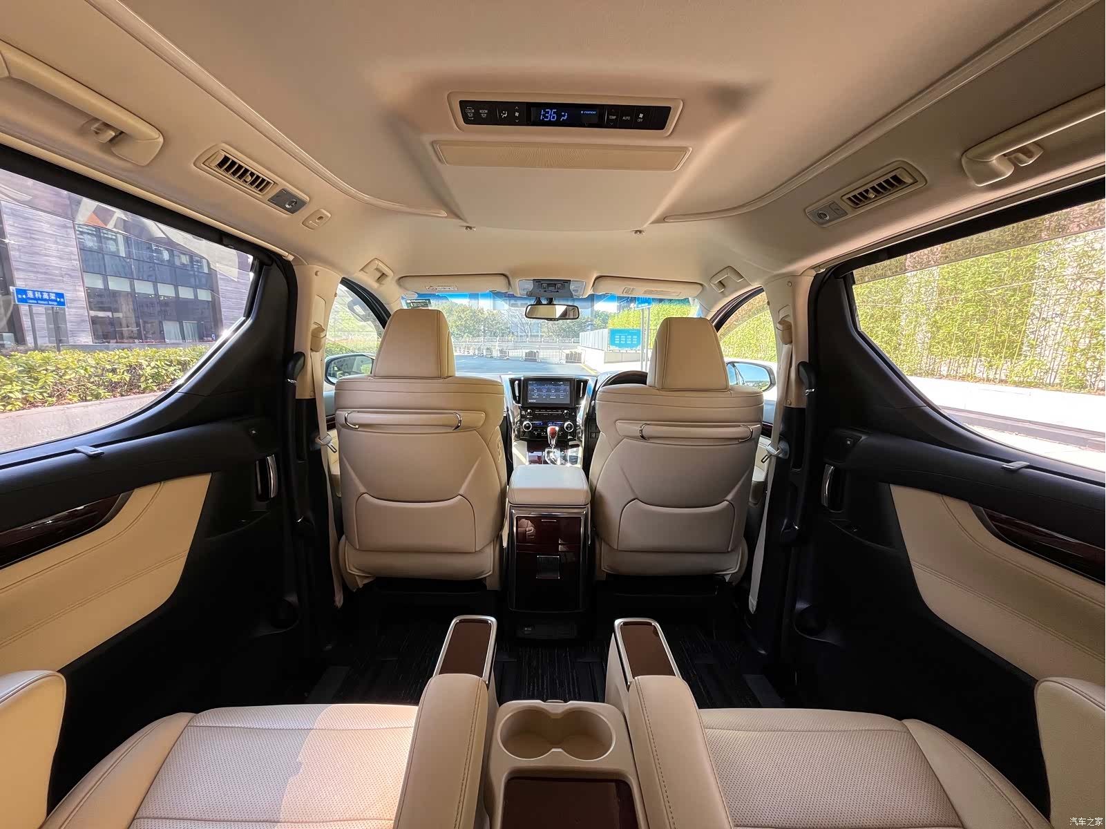 Toyota Alphard, 2016 12