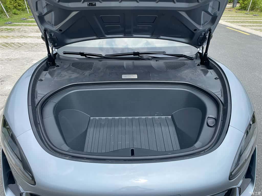 Xiaomi SU7, 2025 31