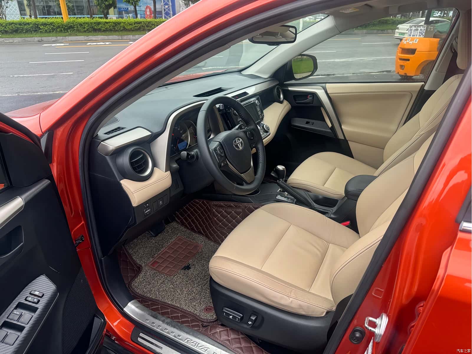 Toyota RAV4, 2015 6