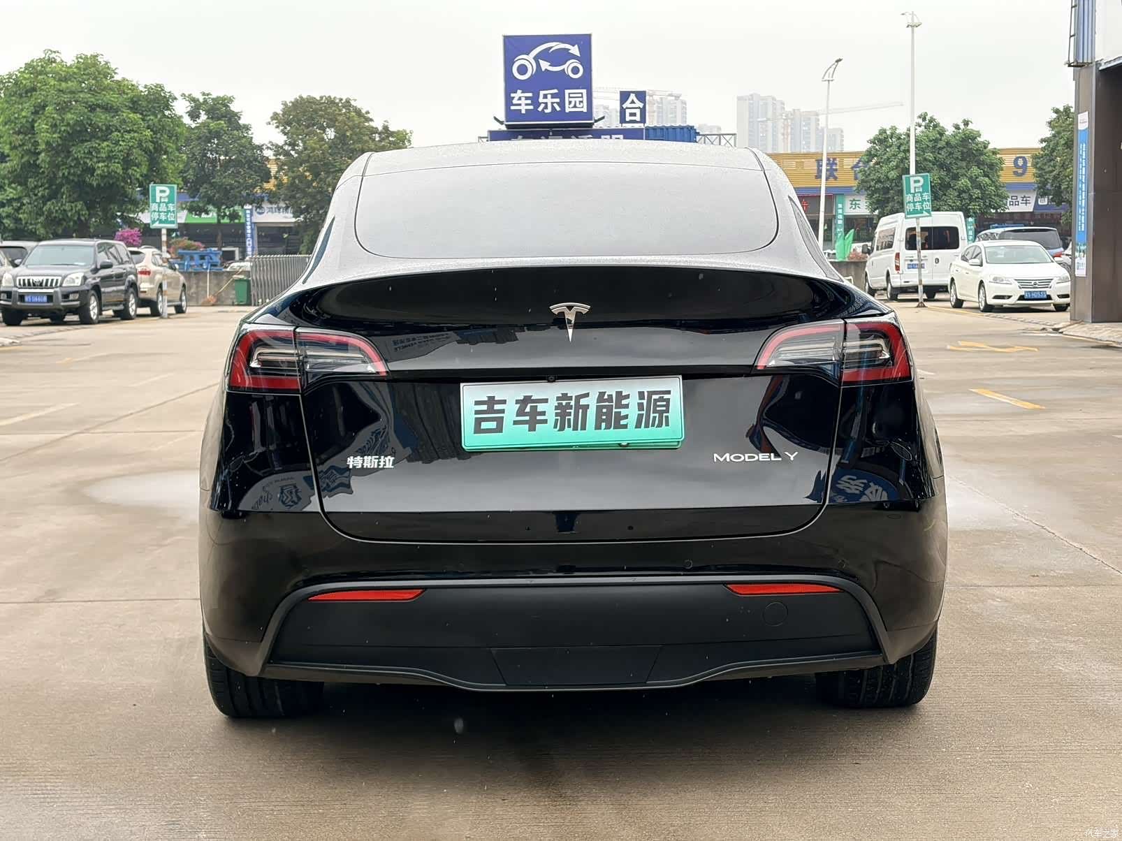Tesla Model Y, 2021 все фото