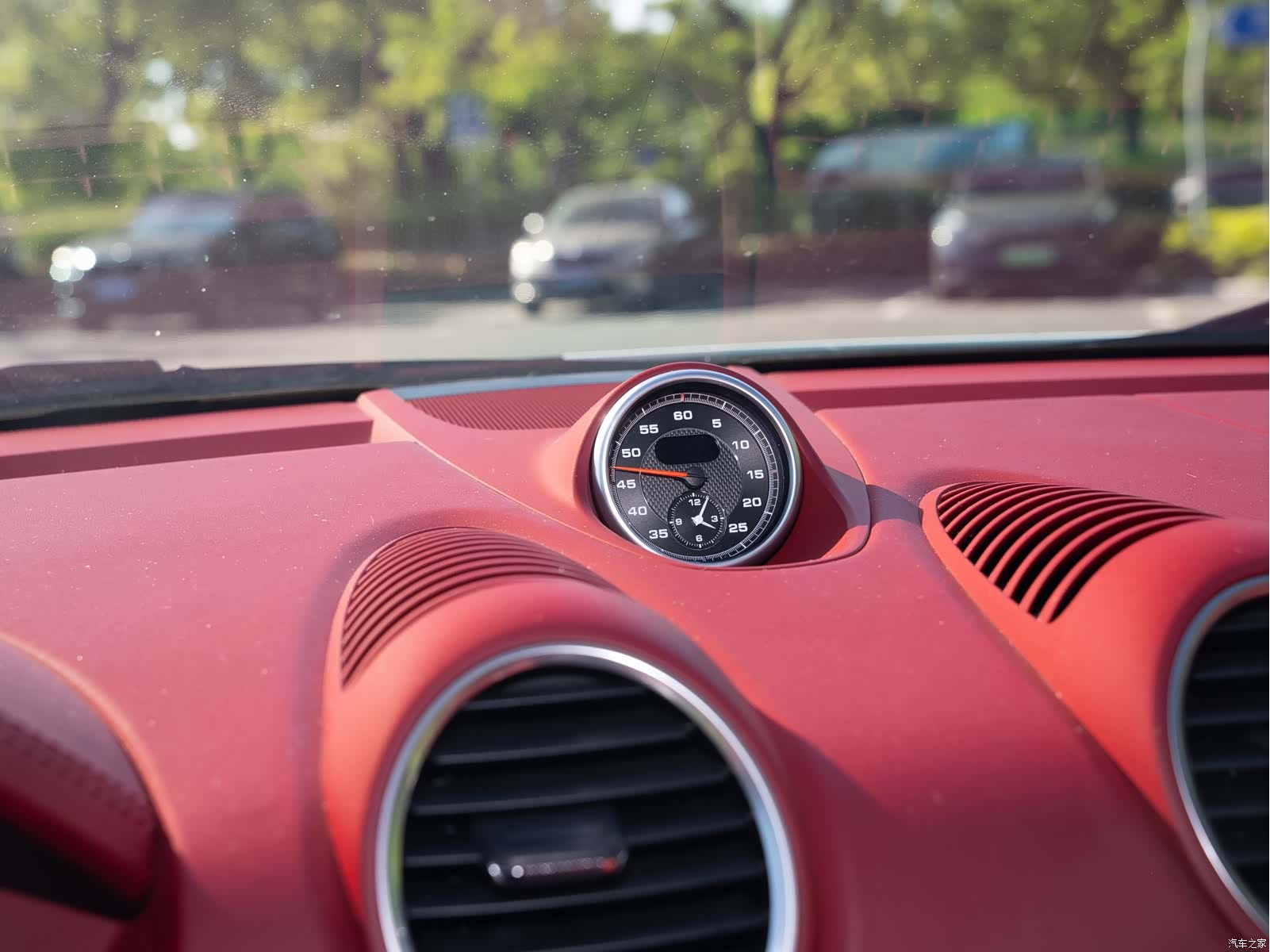 Porsche Cayman, 2022 11