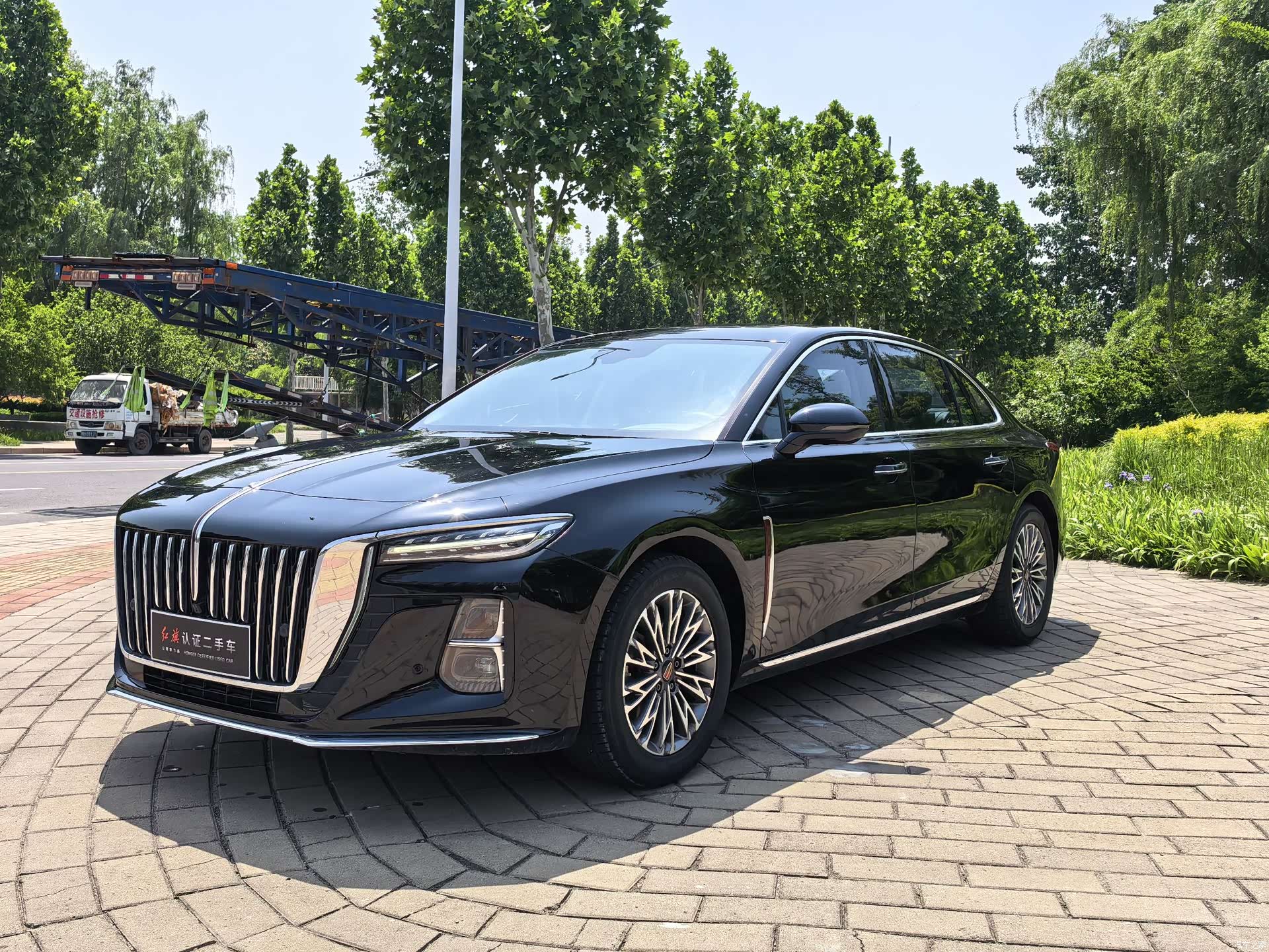 Hongqi H5
