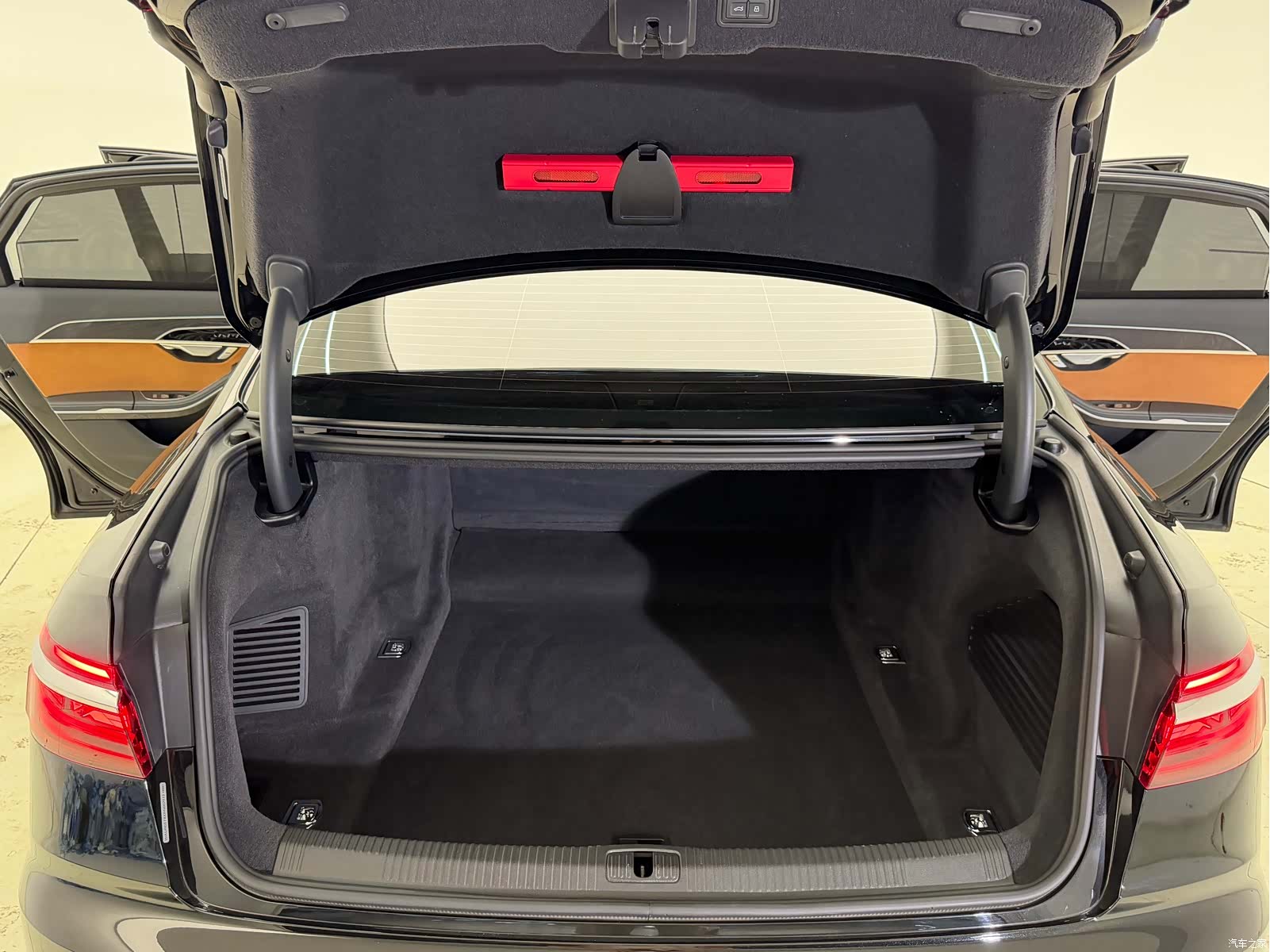 Audi A8L, 2024 10