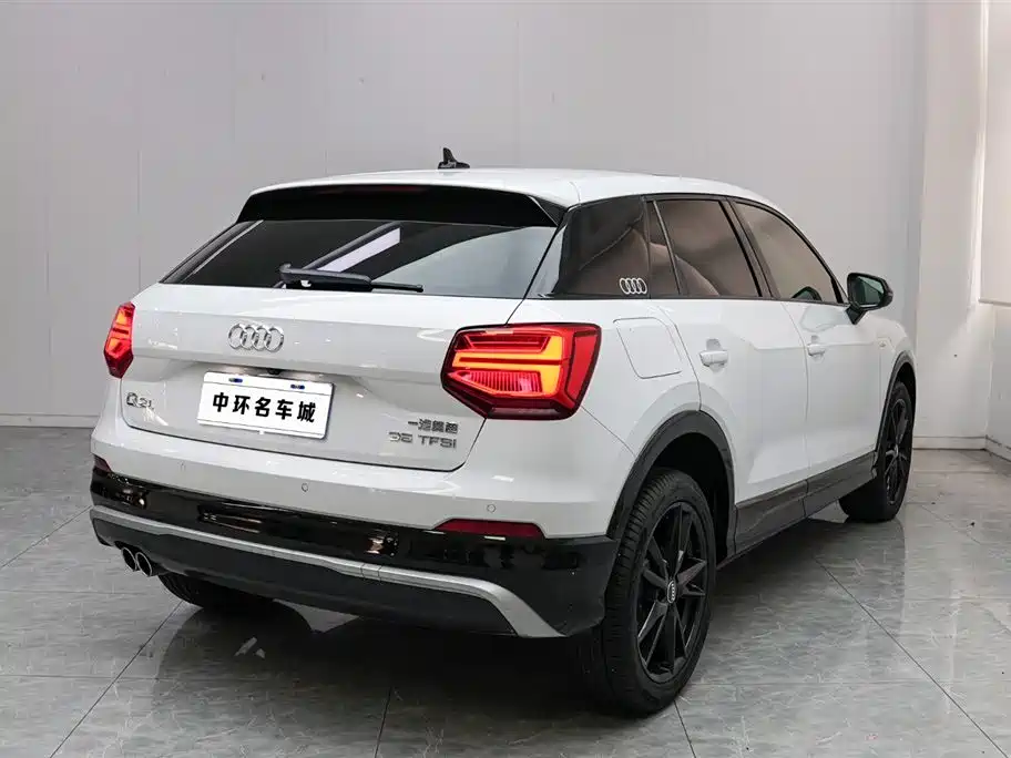 Audi Q2L