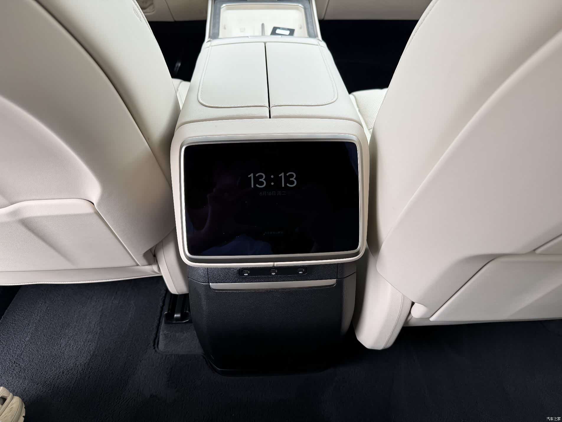 NIO L90, 2025 10