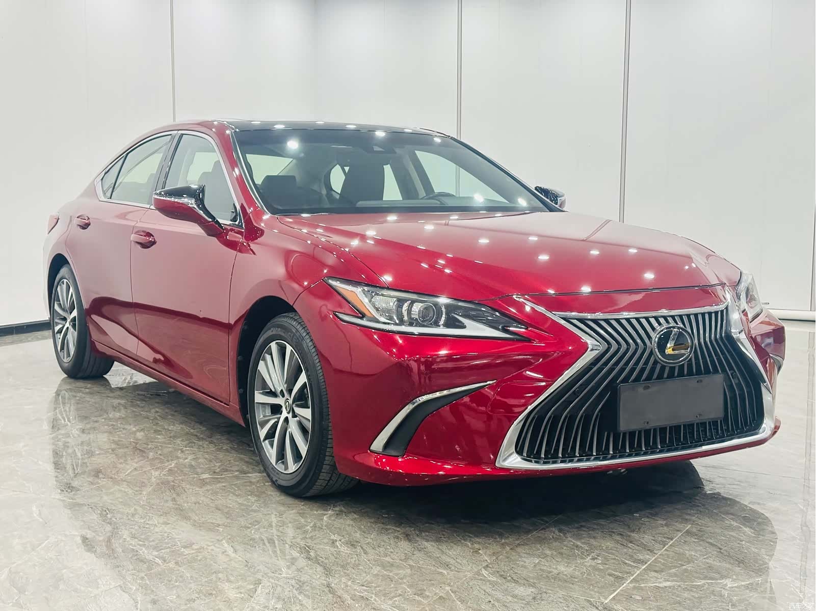 Lexus ES, 2018 3