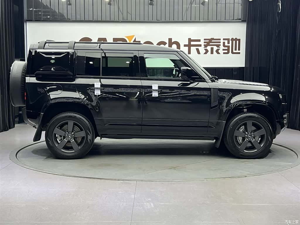 Land Rover Defender, 2024 4