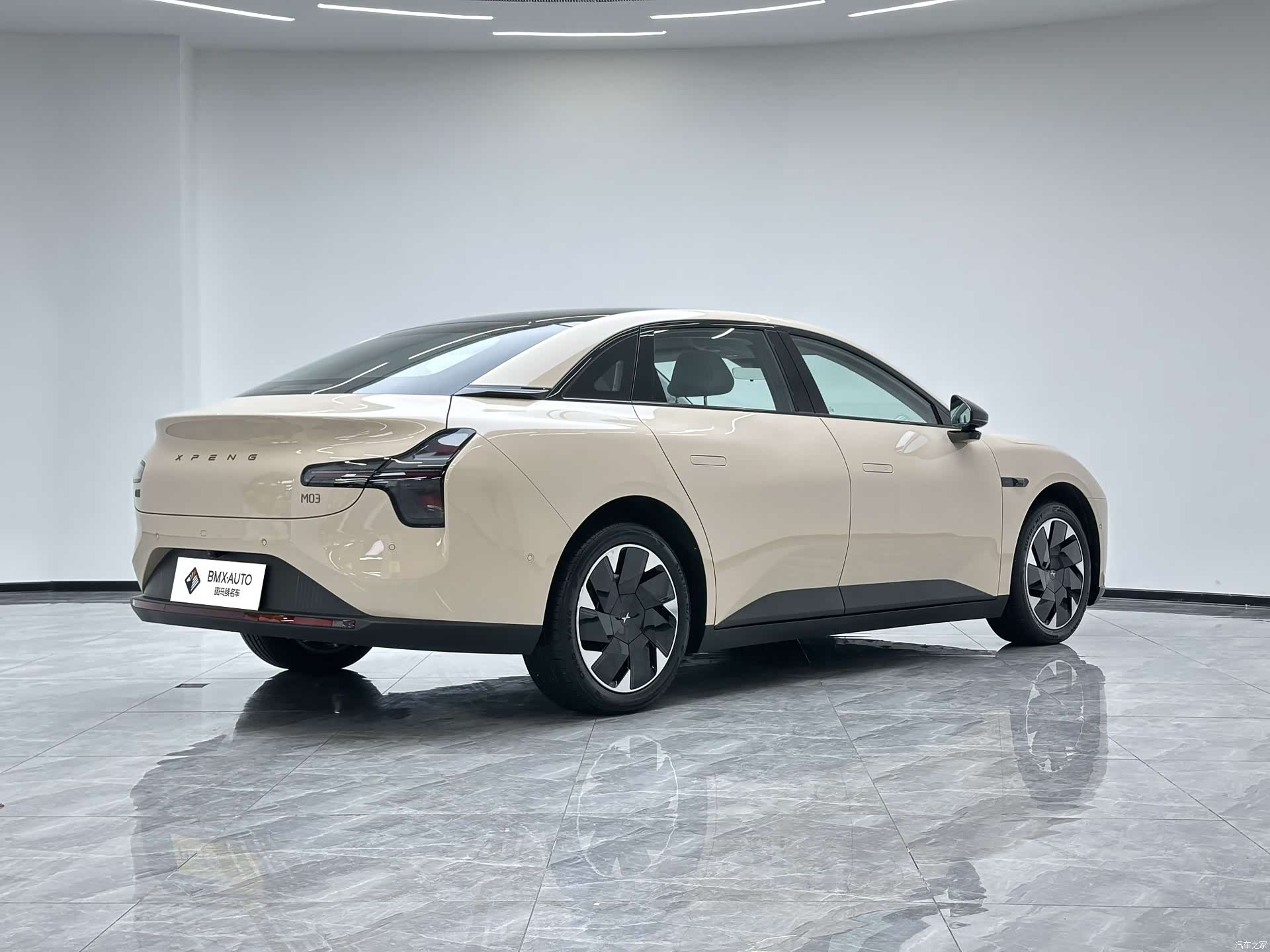 Xpeng Mona M03, 2025 6