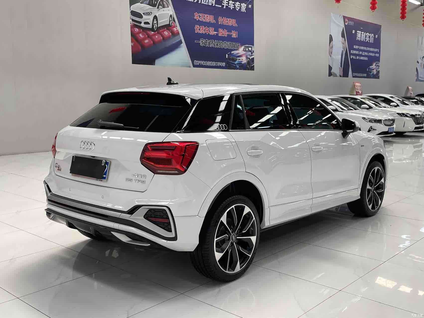 Audi Q2L, 2023 4