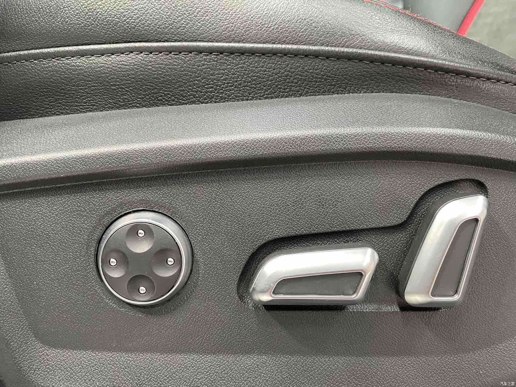 Audi Q2L, 2023 16
