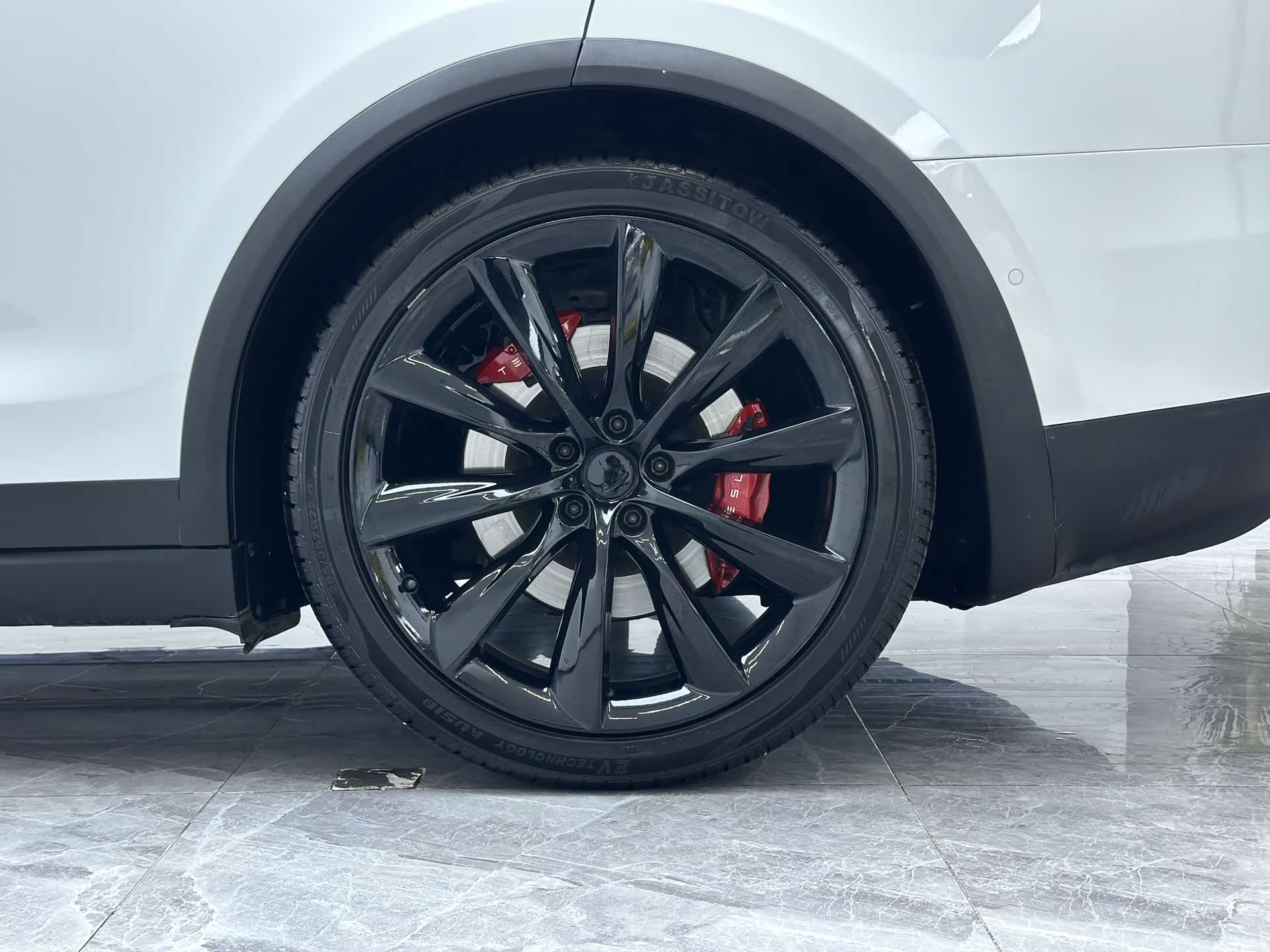 Tesla Model X, 2017 13