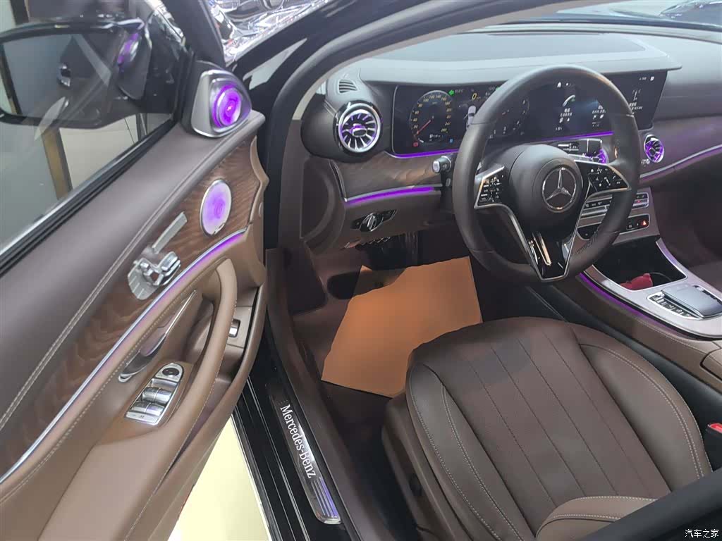 Mercedes-Benz E-Class, 2023 16