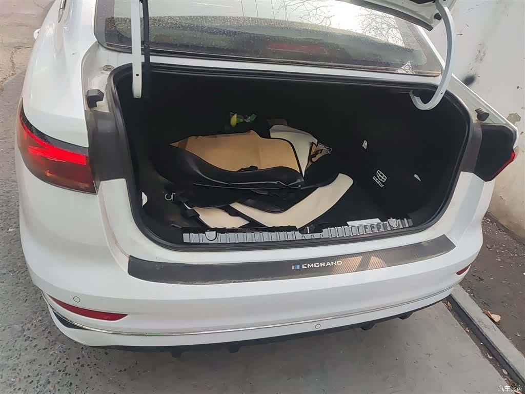 Geely Emgrand, 2021 19