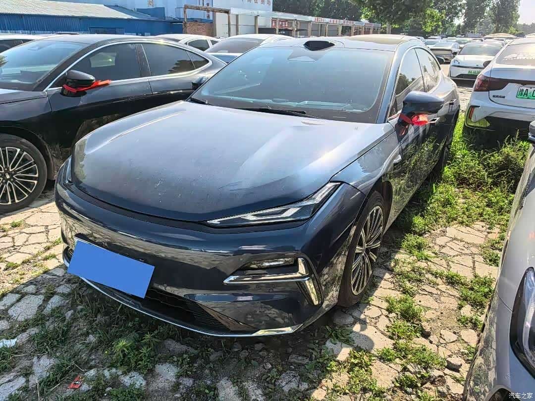 Geely 8, 2025 3