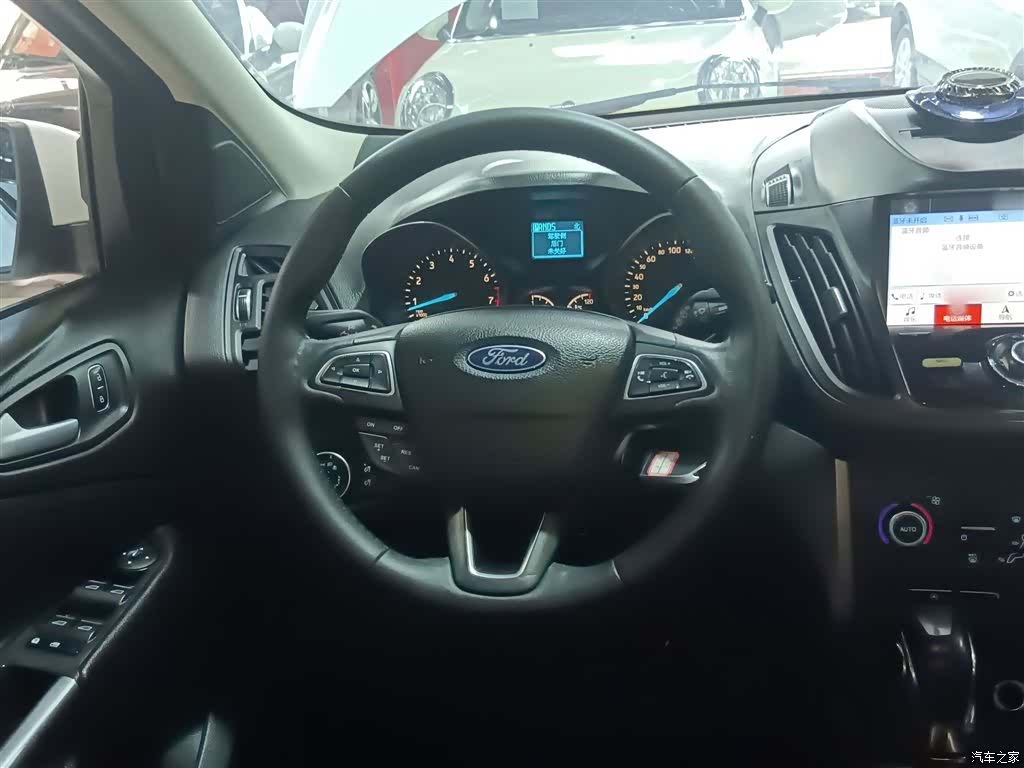 Ford Kuga, 2017 11