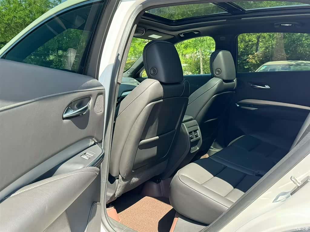 Cadillac XT4, 2021 9