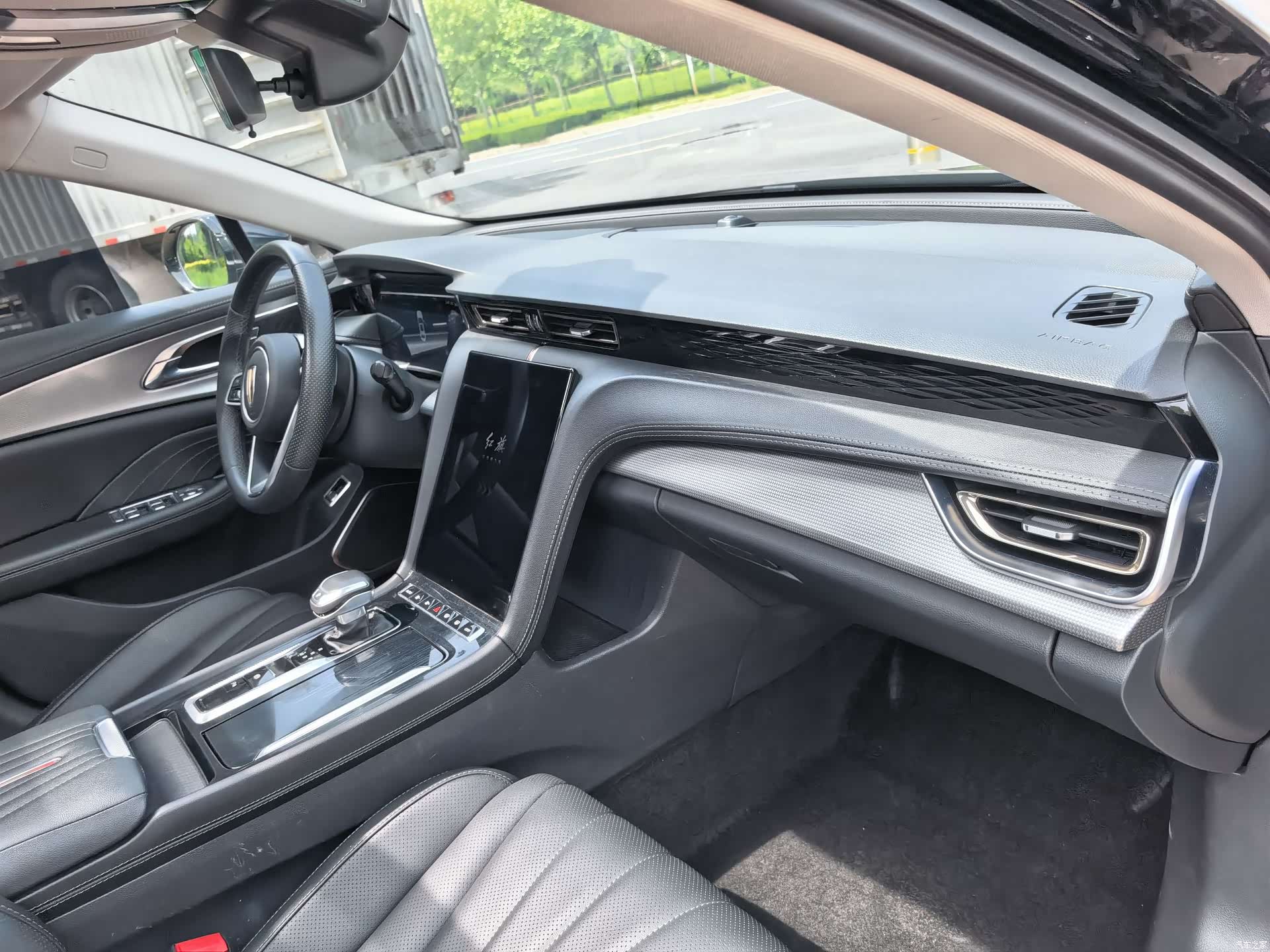 Hongqi H5, 2023 27