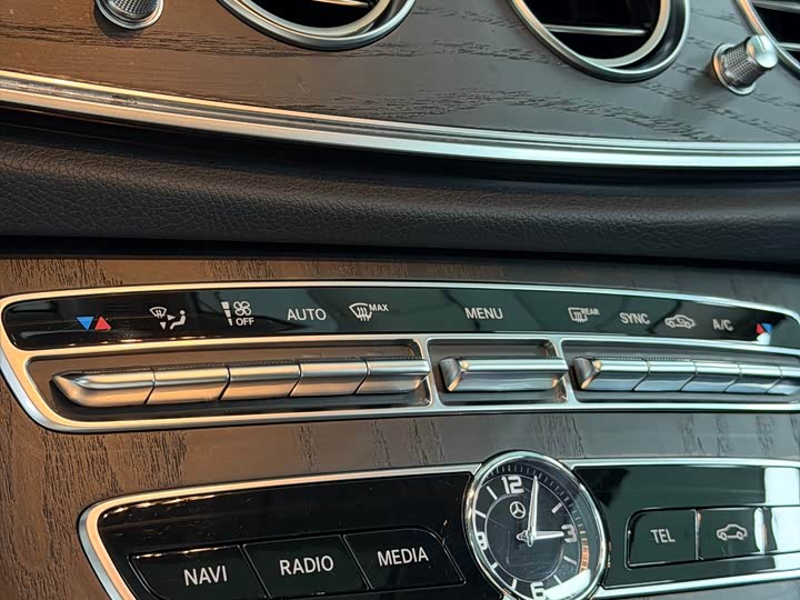 Mercedes-Benz E-Class, 2019 года фото 14