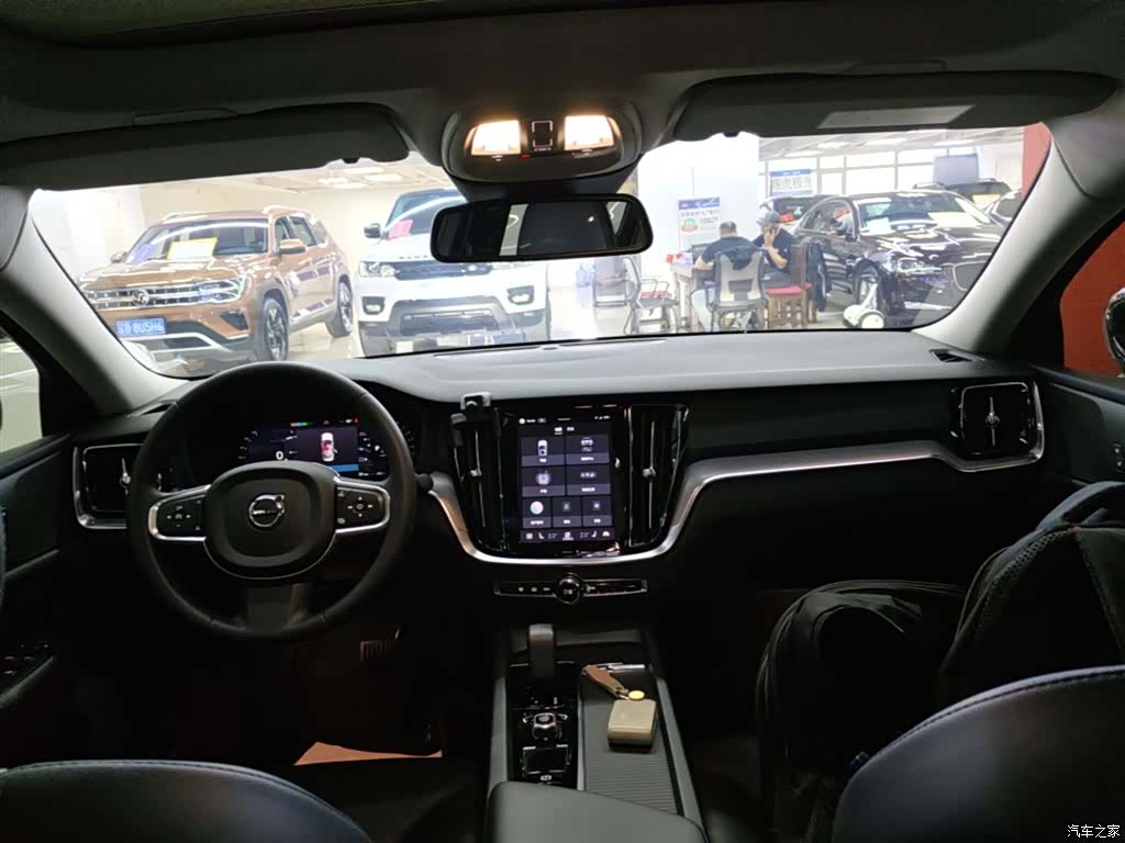Volvo S60, 2023 10