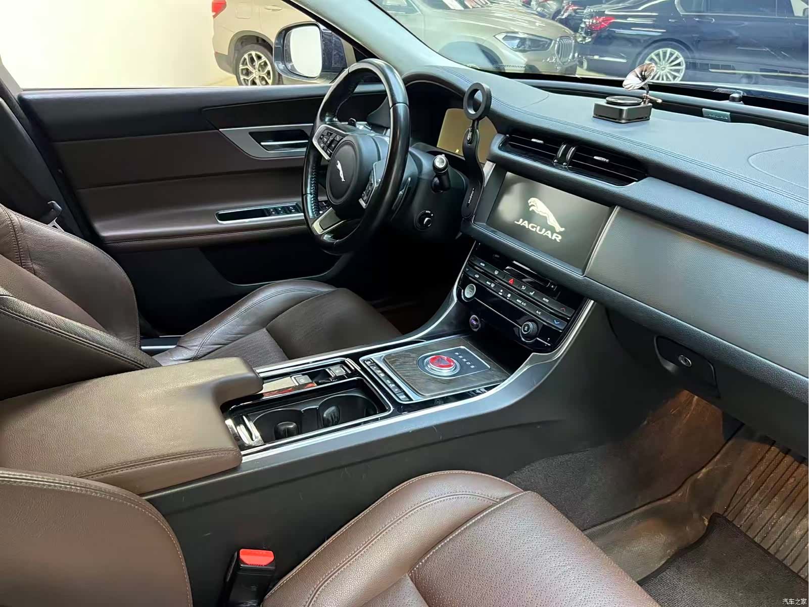 Land Rover XFL, 2018 12