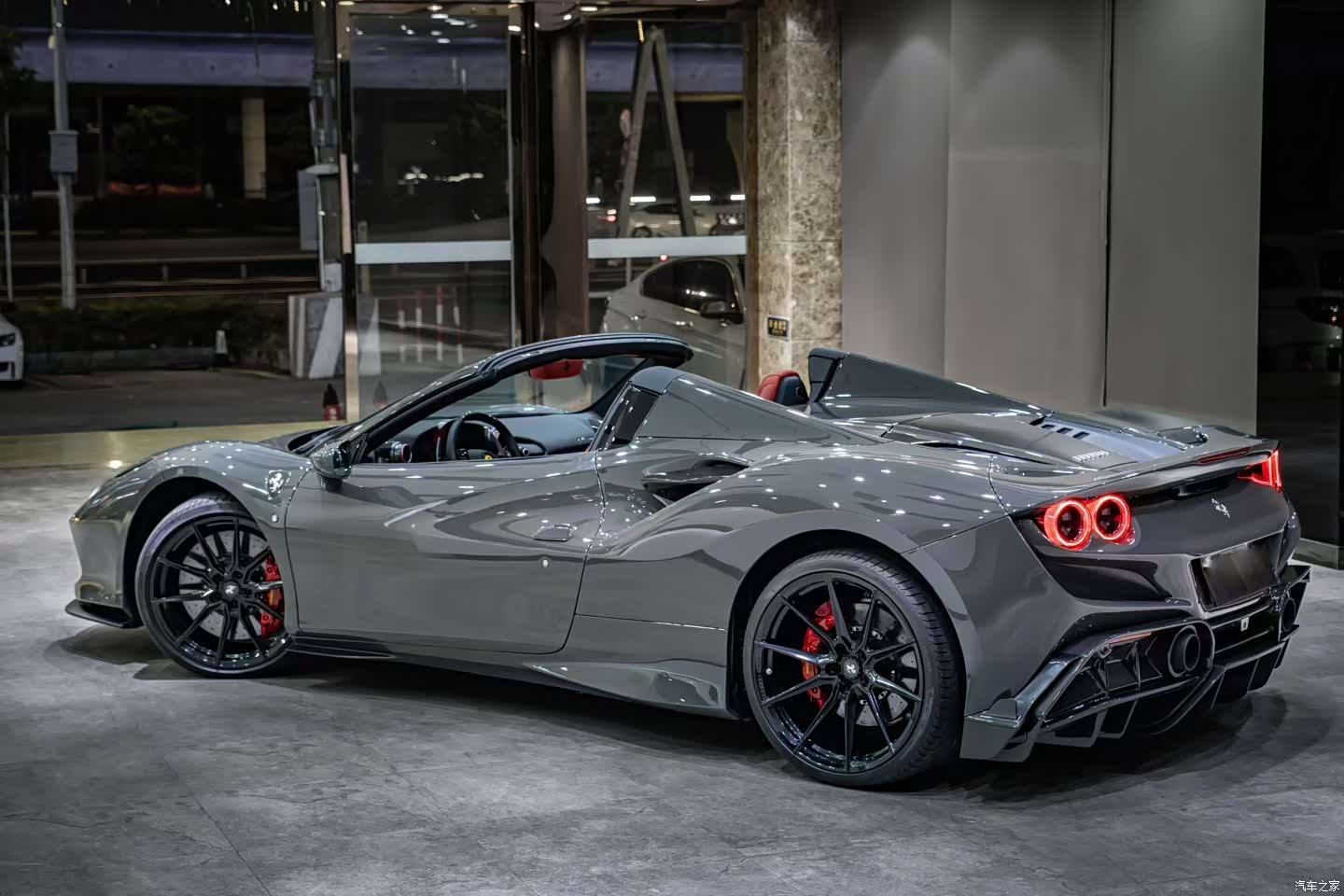 Ferrari F8, 2022 3