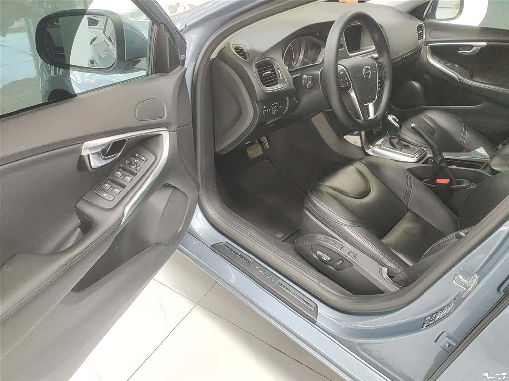 Volvo V40, 2018 16