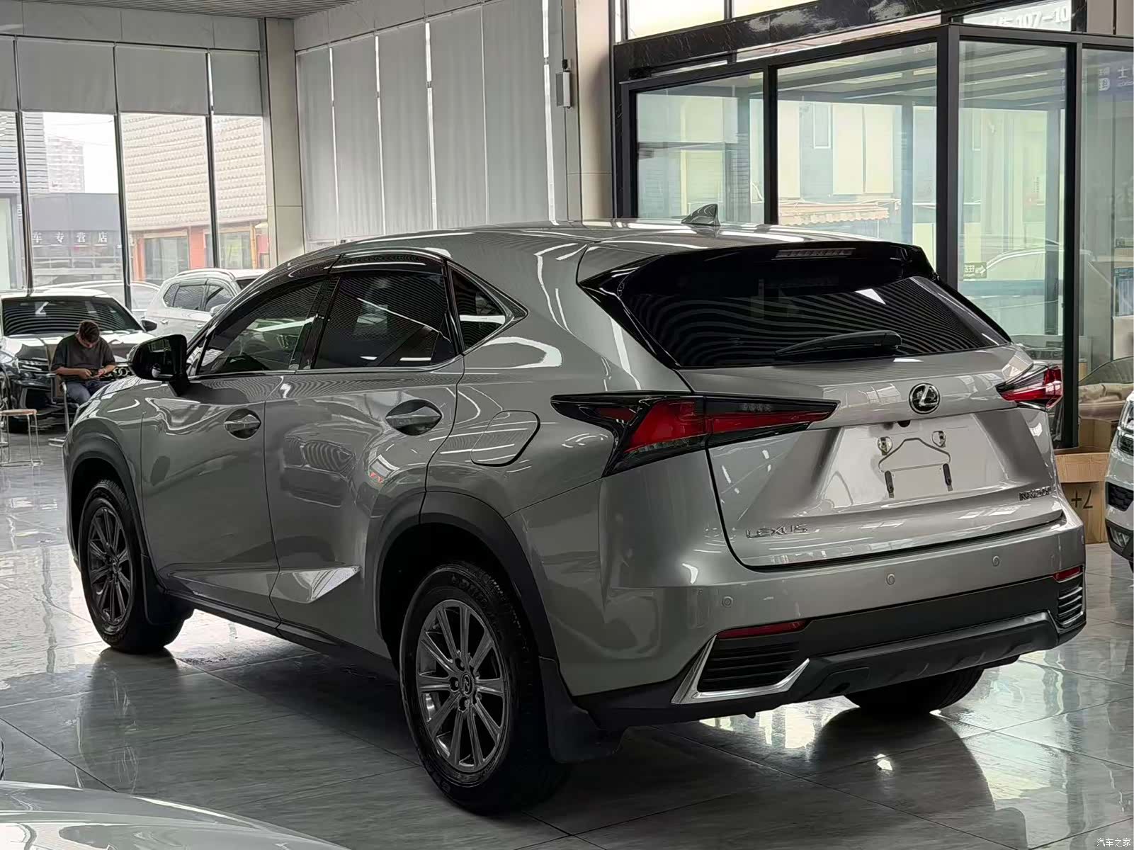 Lexus NX, 2020 13