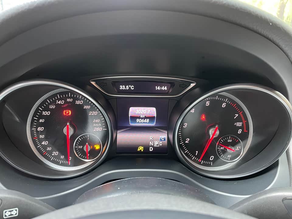 Mercedes-Benz CLA