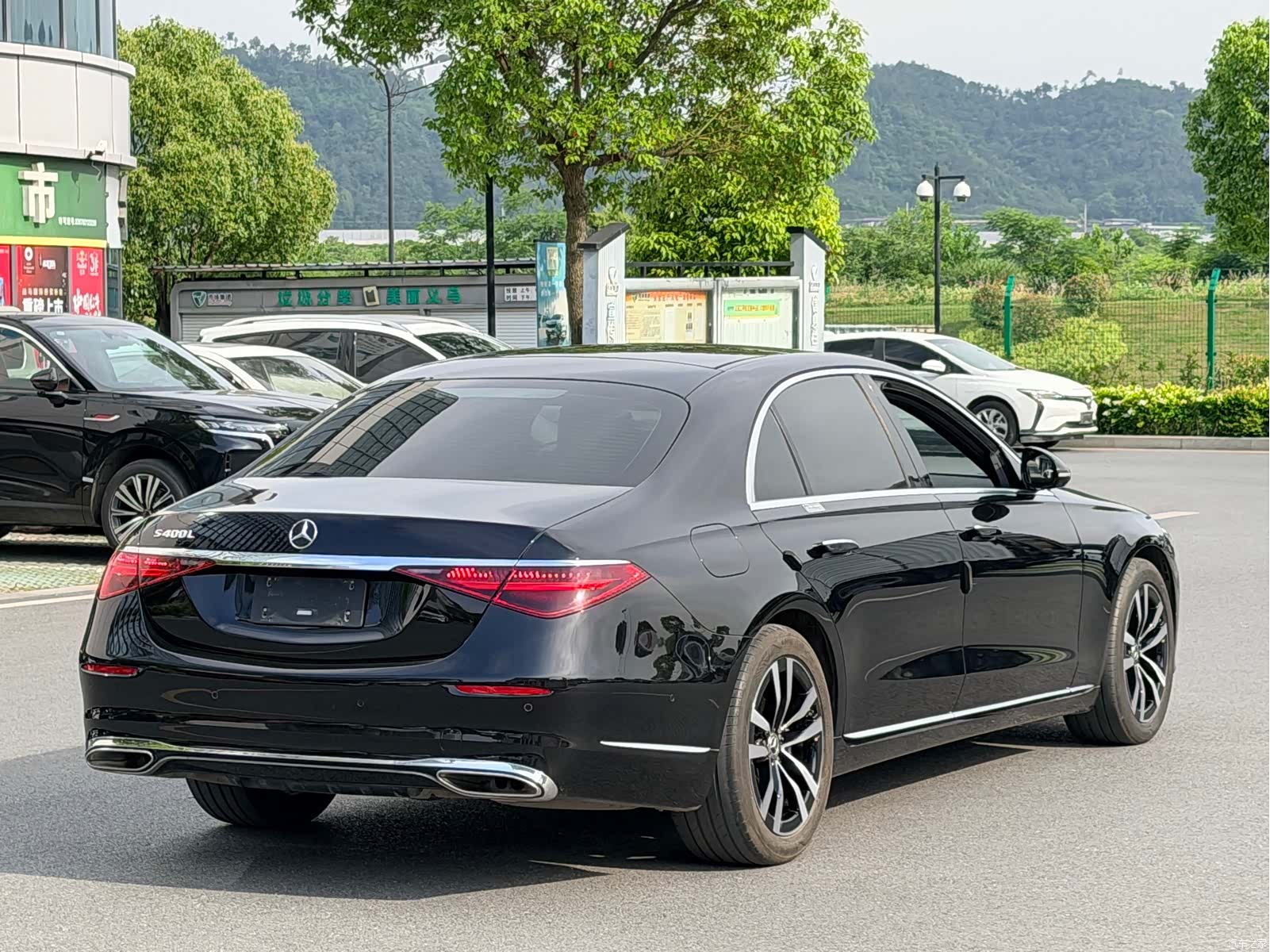 Mercedes-Benz S-Class, 2023 3