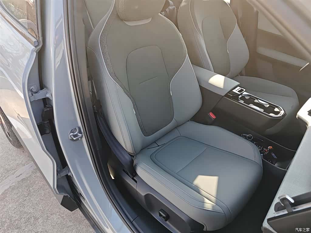 Volvo EX30, 2024 16
