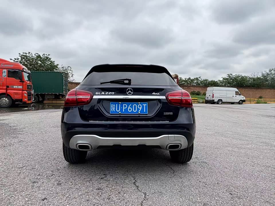 Mercedes-Benz GLA