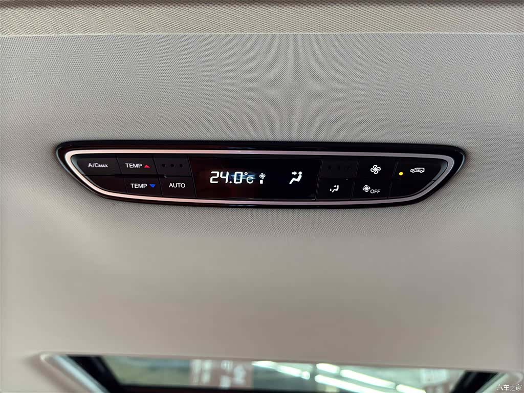 Trumpchi M8, 2022 11
