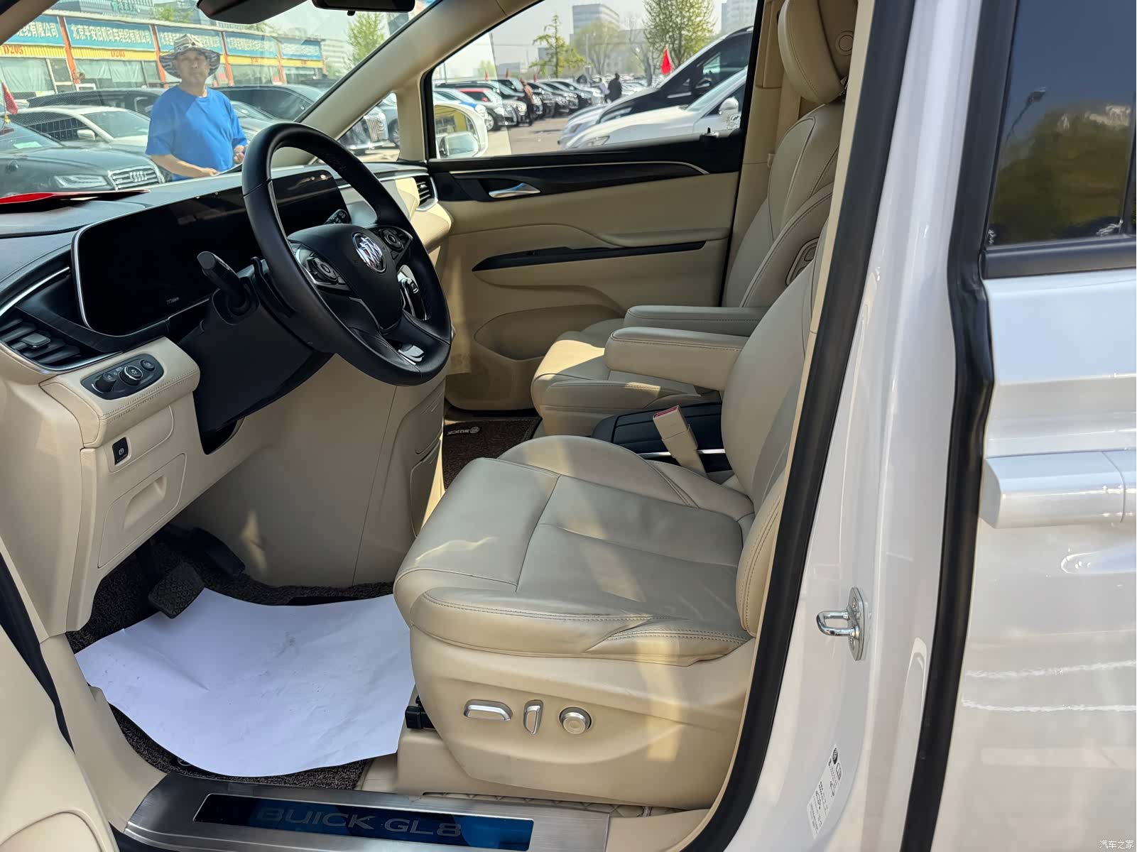 Buick GL8, 2023 4