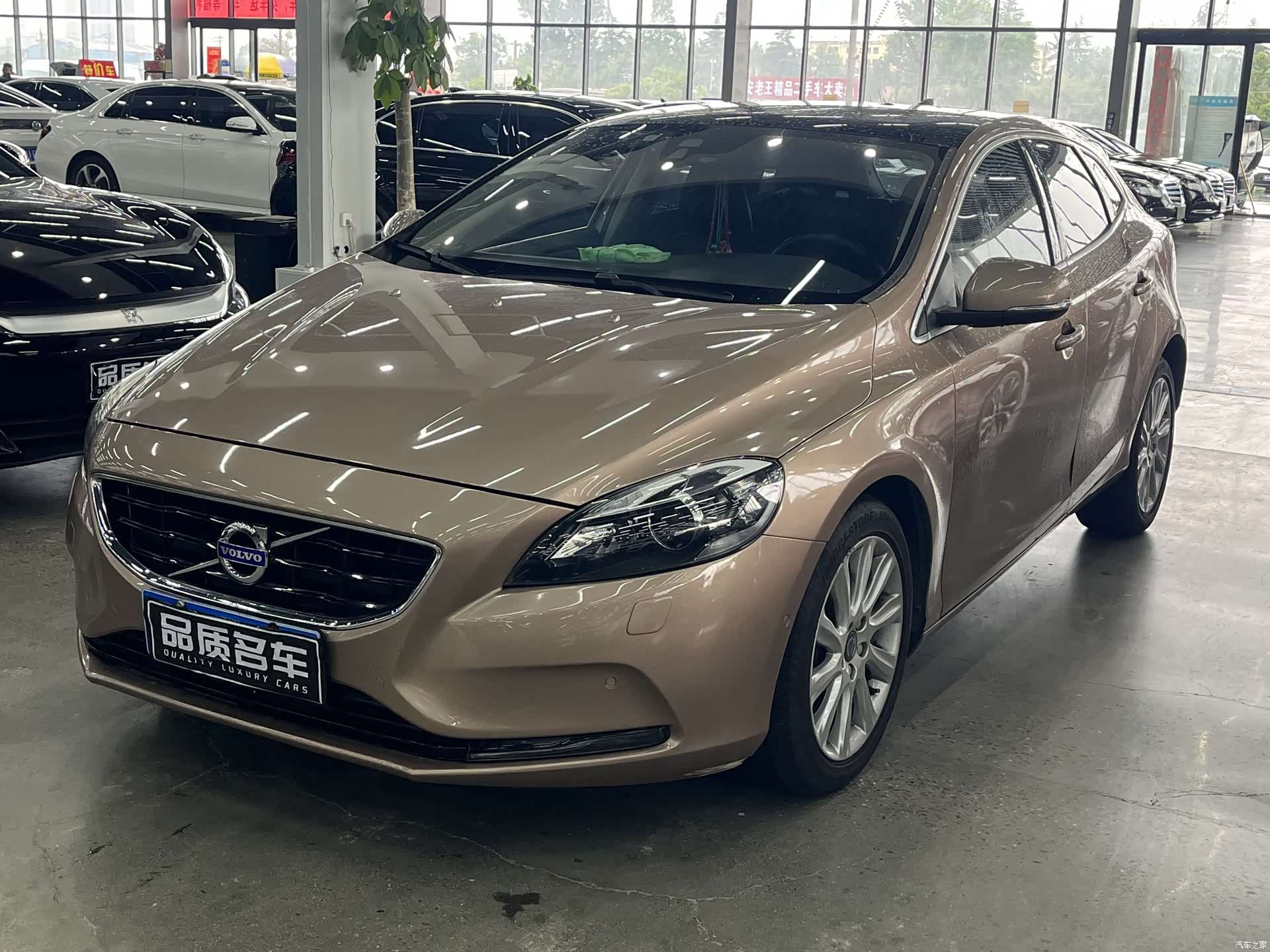 Volvo V40, 2016 1