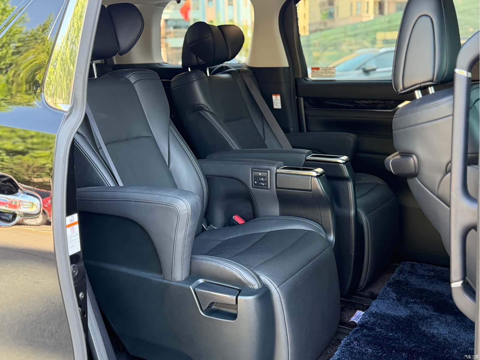 Toyota Vellfire, 2022 15